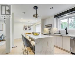 22 GLENEAGLE CRESCENT, Toronto, Ontario