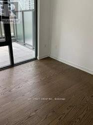 404 - 11 Wellesley Street, Toronto, Ontario  M4Y 1E8 - Photo 10 - C13490232