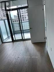 404 - 11 Wellesley Street, Toronto, Ontario  M4Y 1E8 - Photo 3 - C13490232