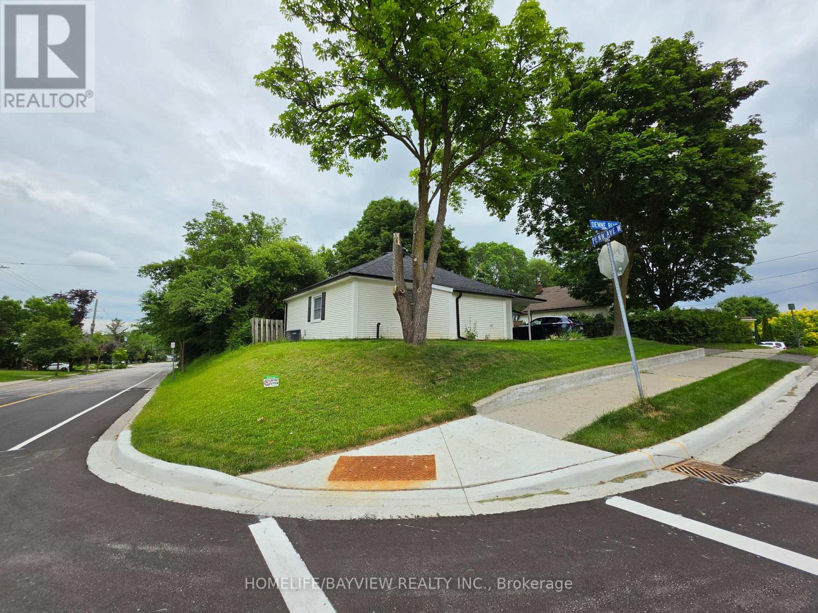 81 Denne Boulevard, Newmarket, Ontario  L3Y 4H5 - Photo 8 - N13490290
