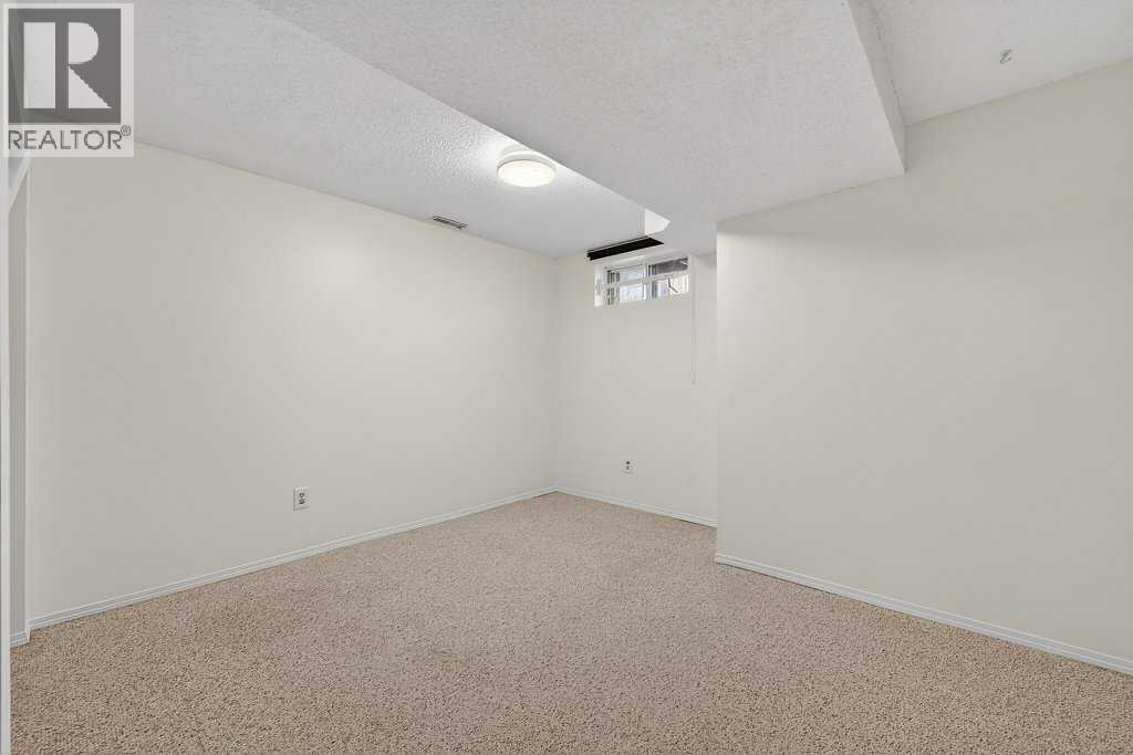 3304 Temple Way Ne, Calgary, Alberta  T1Y 3V6 - Photo 19 - A2318025
