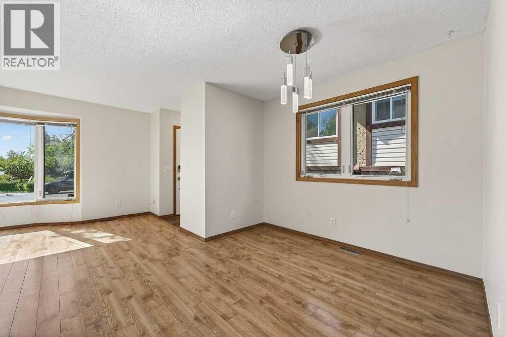 3304 Temple Way Ne, Calgary, Alberta  T1Y 3V6 - Photo 7 - A2318025
