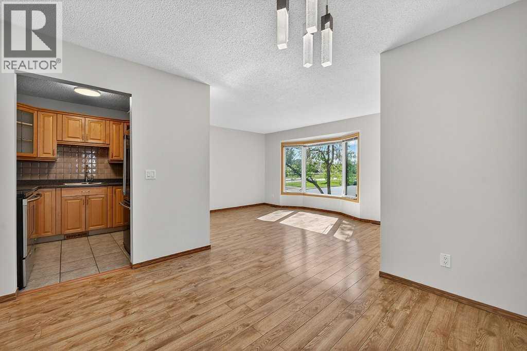 3304 Temple Way Ne, Calgary, Alberta  T1Y 3V6 - Photo 9 - A2318025