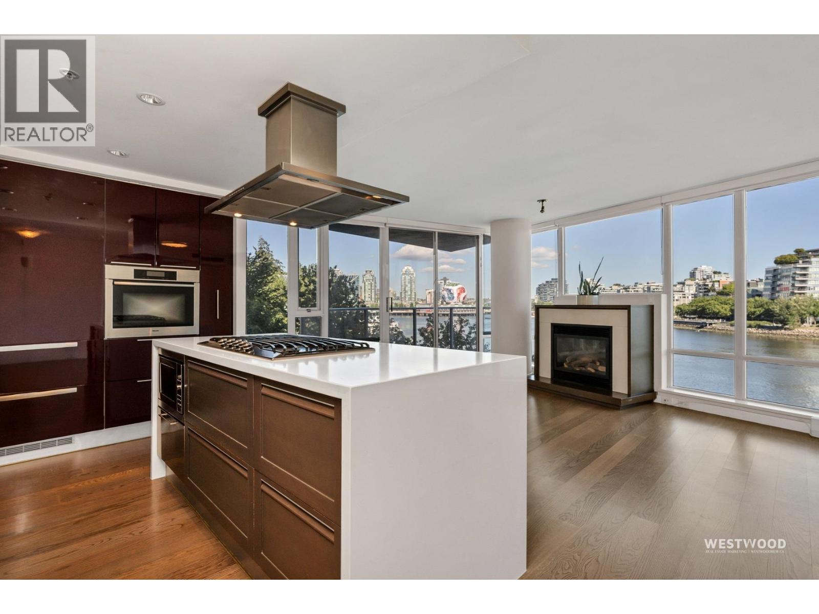 501 8 Smithe Mews, Vancouver, British Columbia  V6B 0A5 - Photo 3 - R3138562