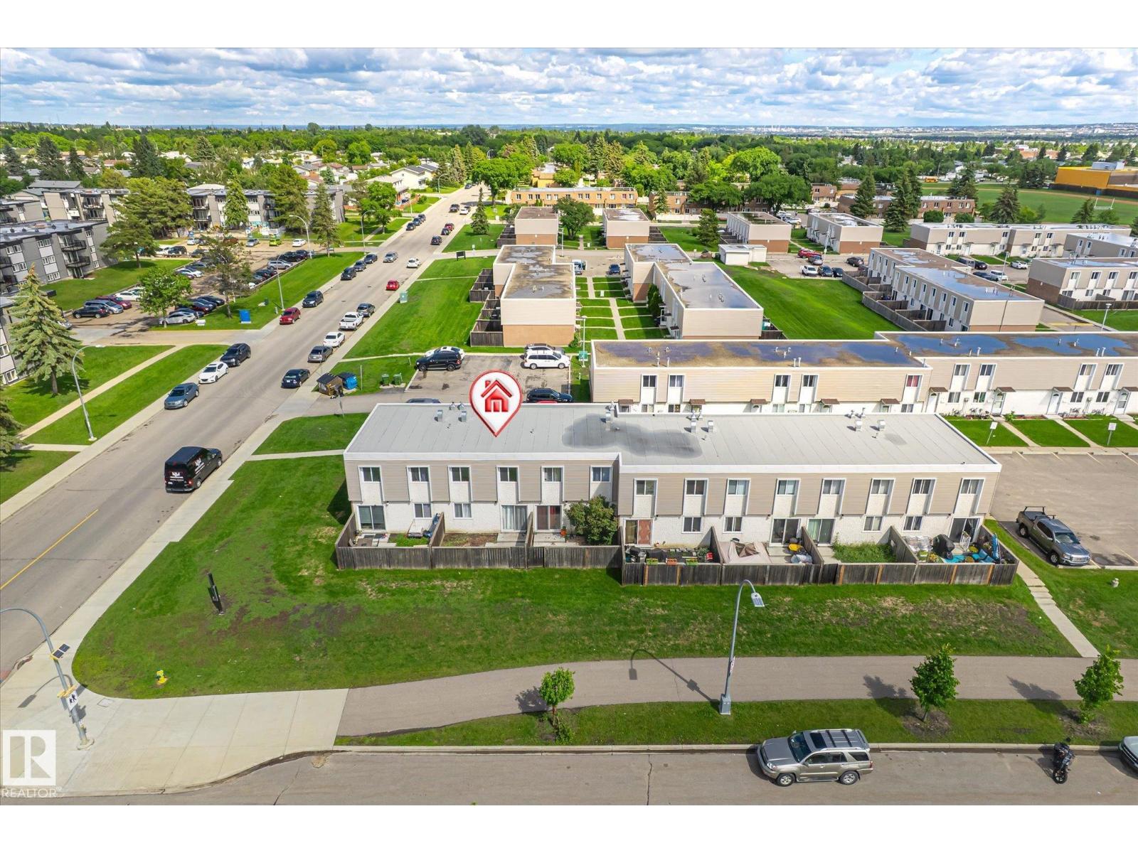 186 Cornell Ct NW, Edmonton, Alberta  T5C 3C3 - Photo 3 - E4495672