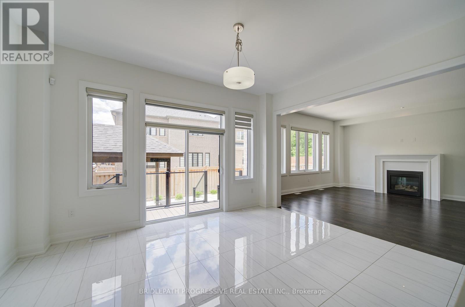 4042 Phoenix Way, Oakville, Ontario  L6H 3R1 - Photo 12 - W13490146