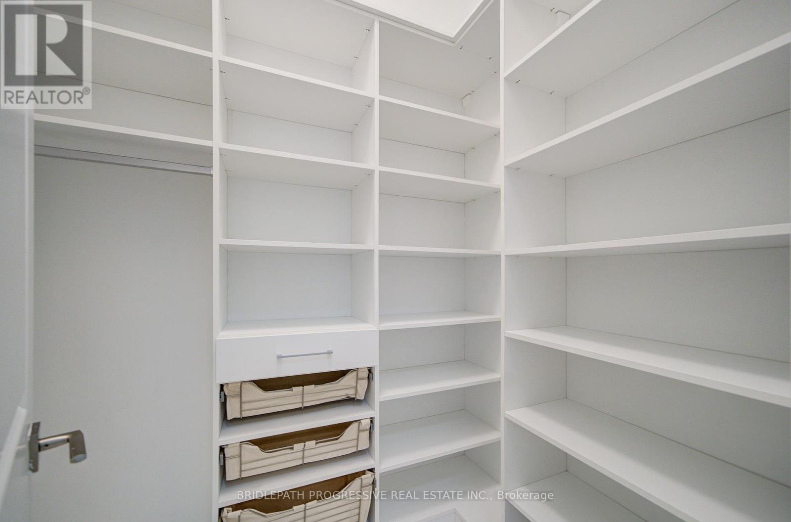 4042 Phoenix Way, Oakville, Ontario  L6H 3R1 - Photo 21 - W13490146