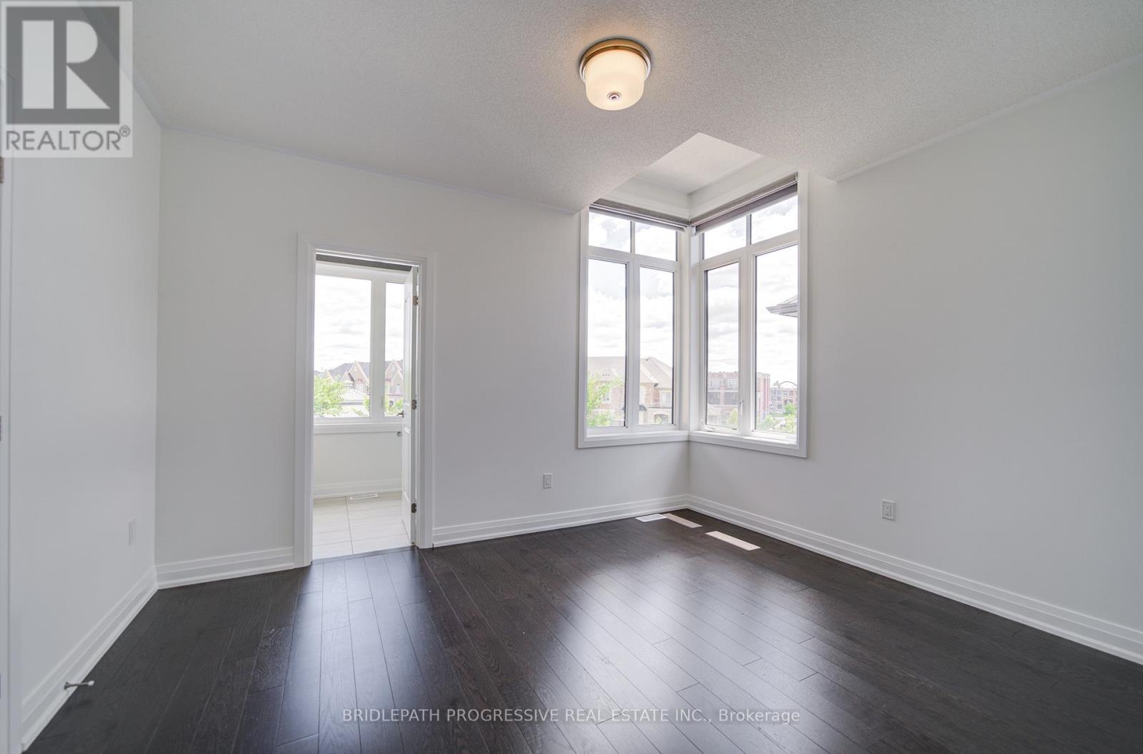 4042 Phoenix Way, Oakville, Ontario  L6H 3R1 - Photo 35 - W13490146