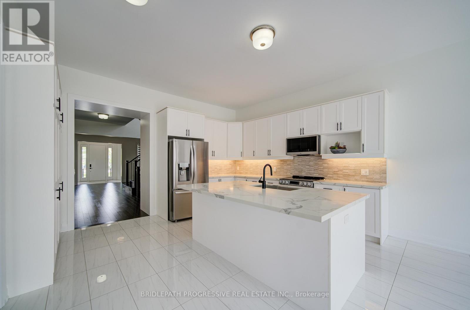 4042 Phoenix Way, Oakville, Ontario  L6H 3R1 - Photo 9 - W13490146