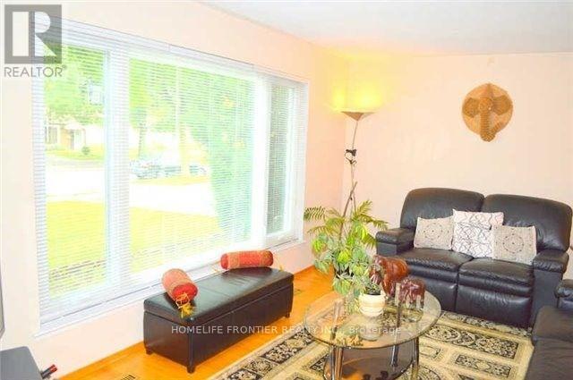 3538 Bannerhill Avenue, Mississauga, Ontario  L4X 1V1 - Photo 9 - W13490150