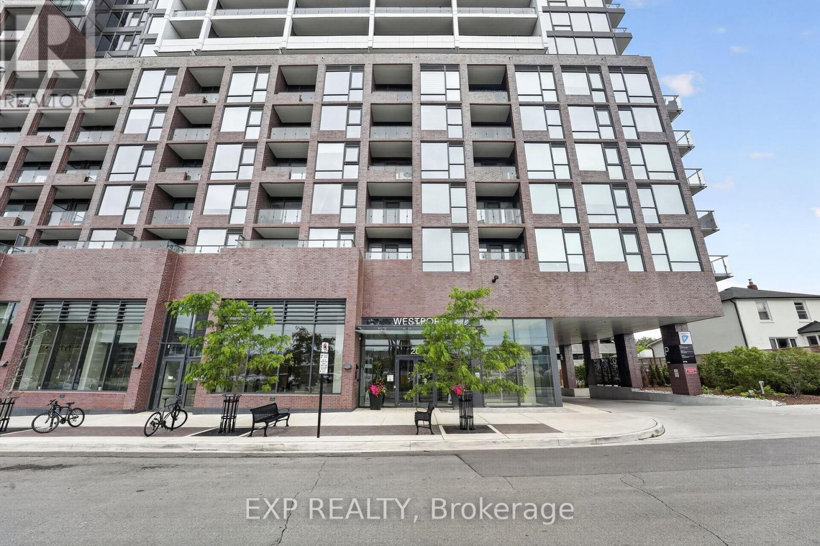 28 Ann Street, Mississauga, Ontario  L5G 3G1 - Photo 3 - W13490272