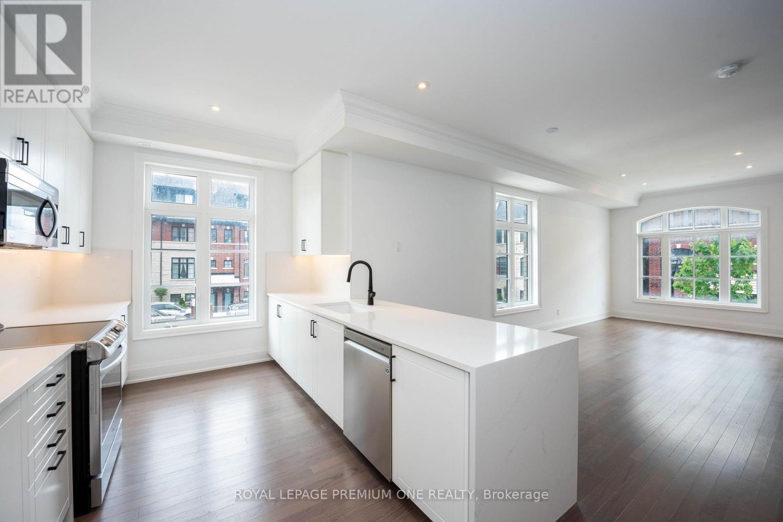 74 - 15 Lunar Crescent, Mississauga, Ontario  L5M 2R6 - Photo 4 - W13490308