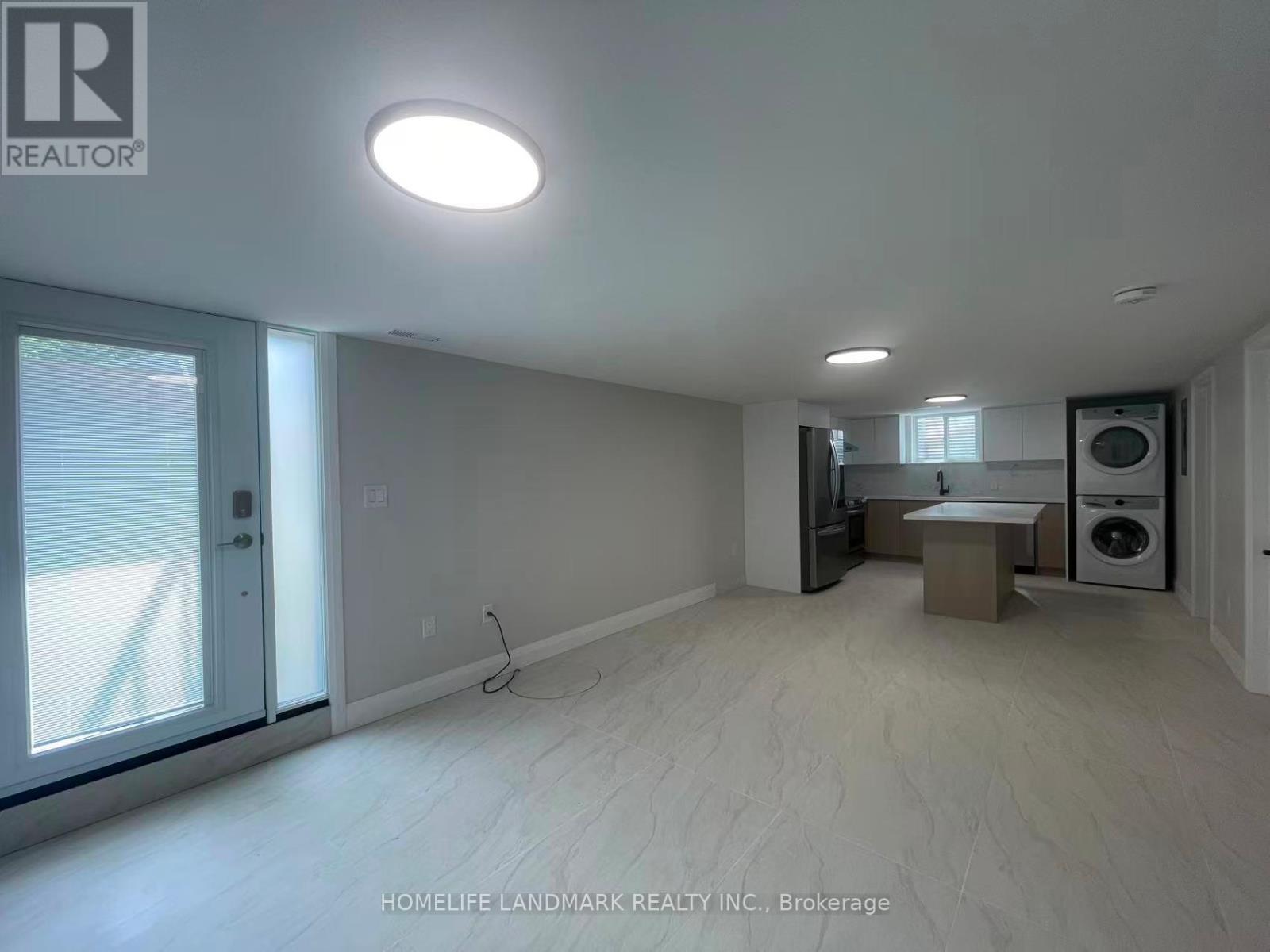 Unit 4 - 17 Rosemeade Avenue, Toronto, Ontario  M8Y 3A2 - Photo 2 - W13490310