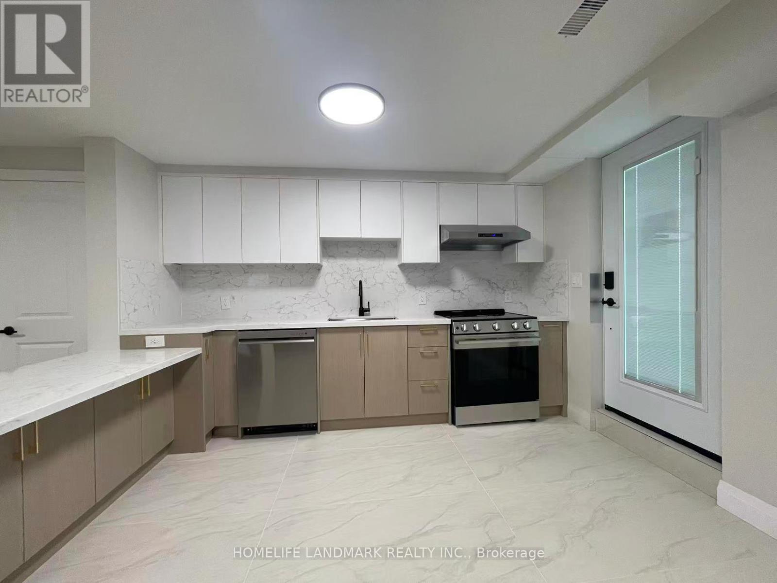 UNIT 3 - 17 ROSEMEADE AVENUE, Toronto, Ontario