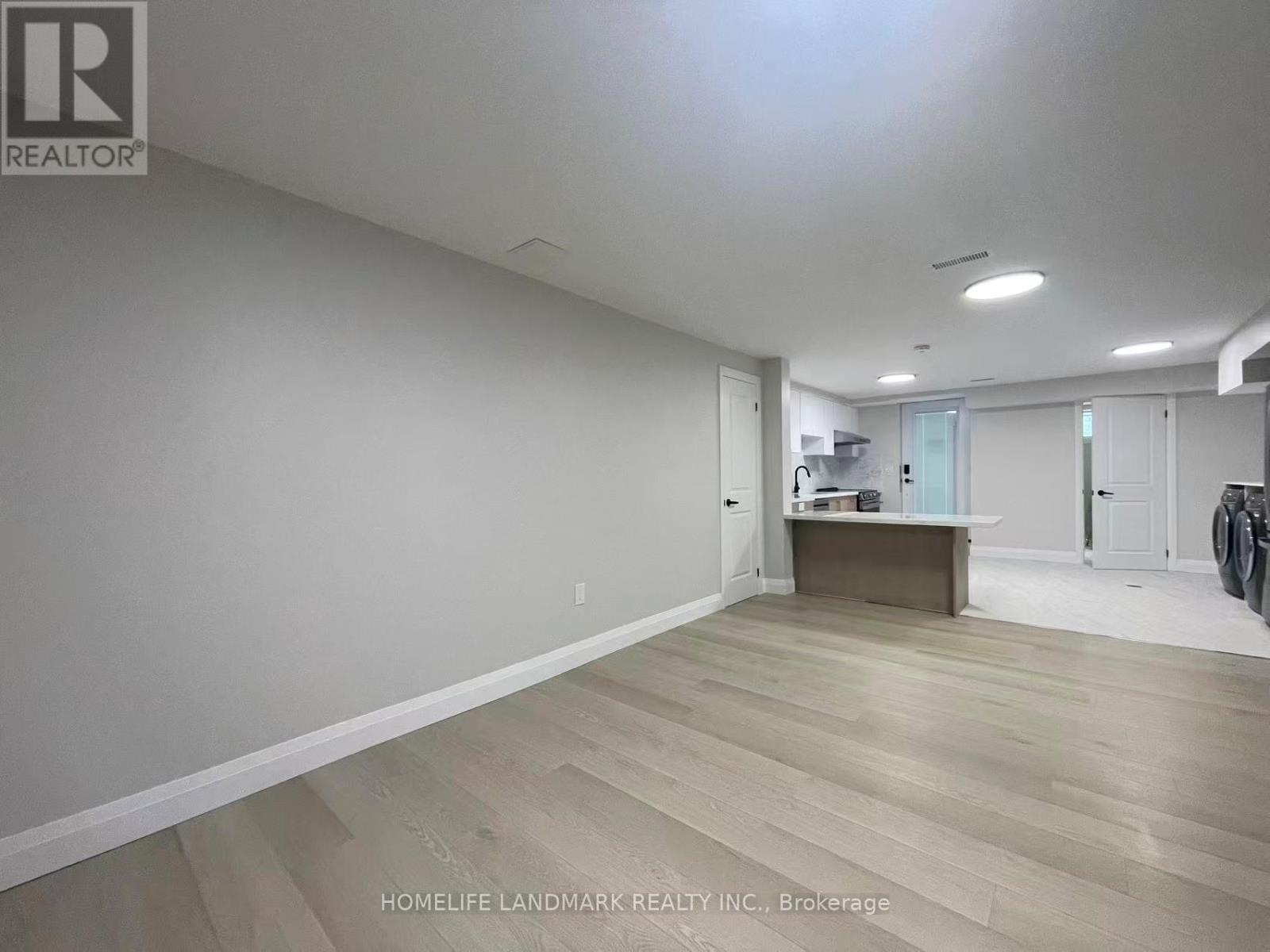 Unit 3 - 17 Rosemeade Avenue, Toronto, Ontario  M8Y 3A2 - Photo 3 - W13490316