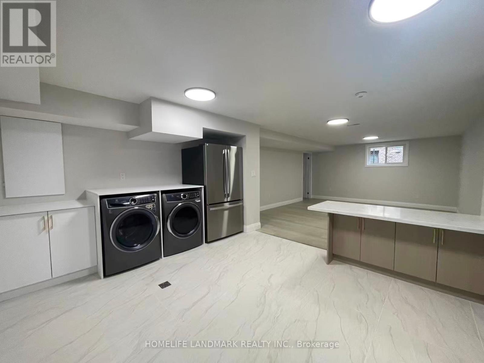 Unit 3 - 17 Rosemeade Avenue, Toronto, Ontario  M8Y 3A2 - Photo 4 - W13490316