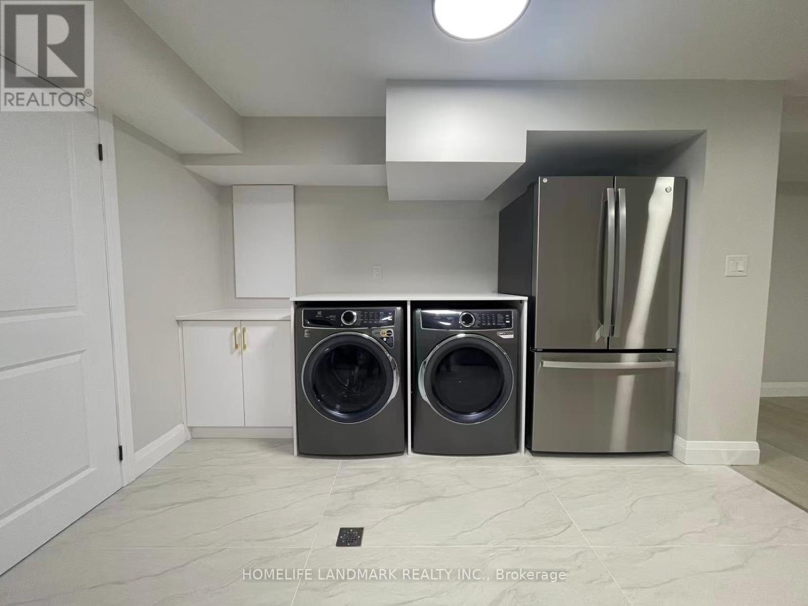 Unit 3 - 17 Rosemeade Avenue, Toronto, Ontario  M8Y 3A2 - Photo 5 - W13490316