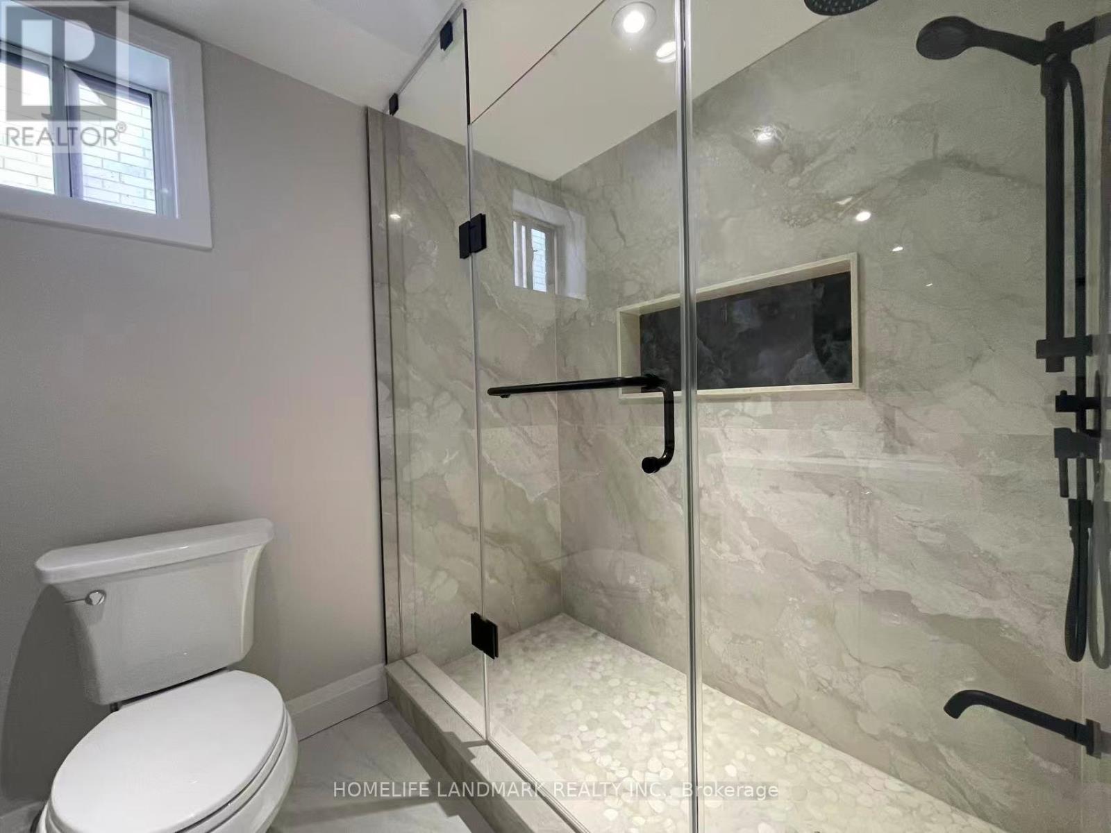 Unit 3 - 17 Rosemeade Avenue, Toronto, Ontario  M8Y 3A2 - Photo 7 - W13490316