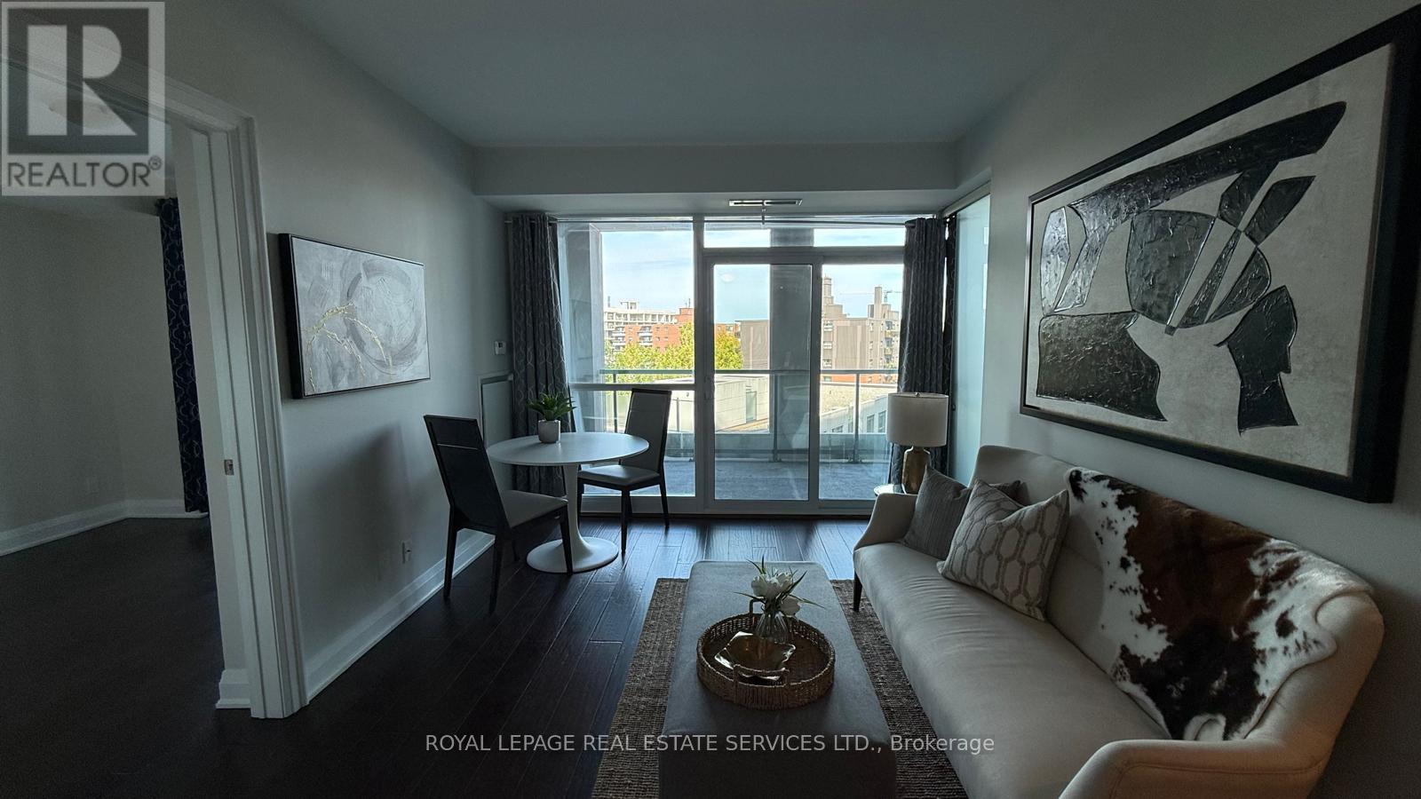 501 - 11 Bronte Road, Oakville, Ontario  L6L 0E1 - Photo 2 - W13490346