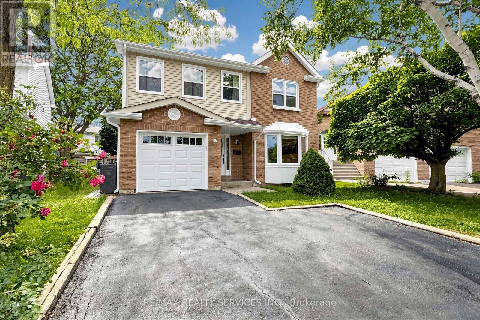 30 MCGILLIVARY CRESCENT, Brampton, Ontario