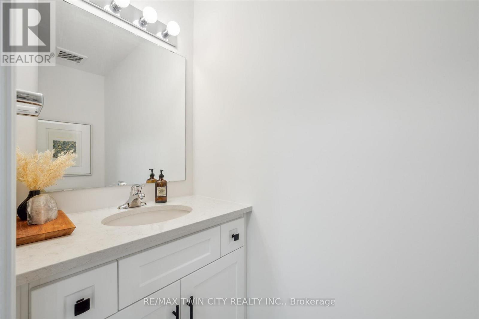 2 Sora Lane, Guelph, Ontario  N1E 0T4 - Photo 14 - X13490154