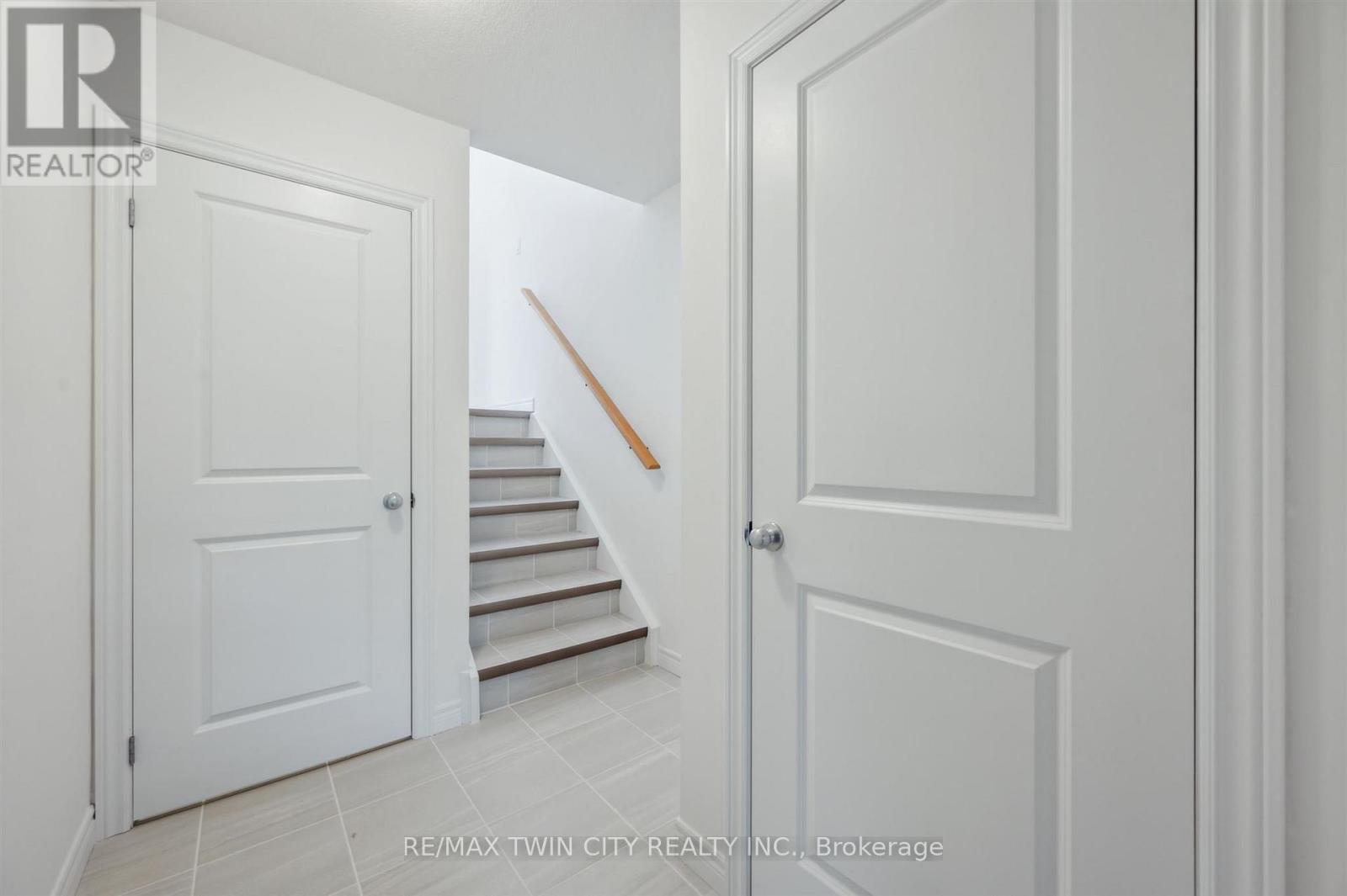 2 Sora Lane, Guelph, Ontario  N1E 0T4 - Photo 24 - X13490154