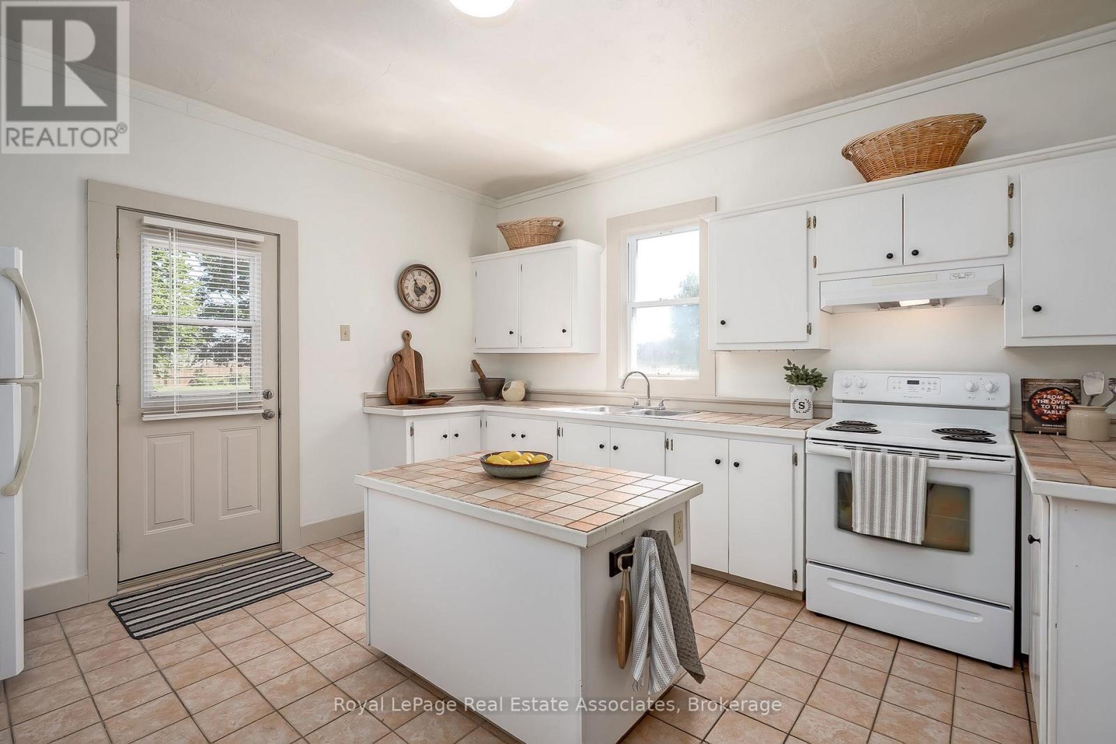428 Line 2 Road, Niagara-On-The-Lake, Ontario  L0S 1J0 - Photo 16 - X13490434