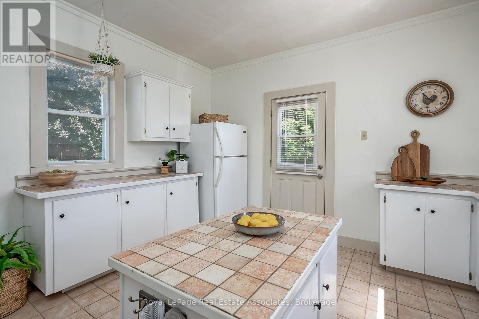 428 Line 2 Road, Niagara-On-The-Lake, Ontario  L0S 1J0 - Photo 18 - X13490434