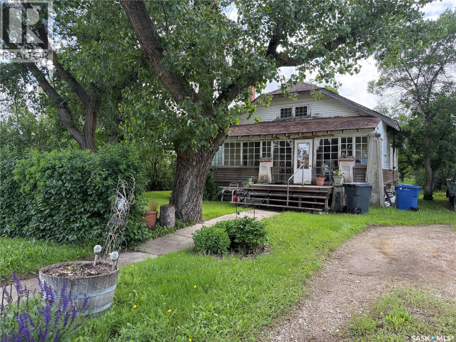 122 Farm AVENUE, Gull Lake, Saskatchewan