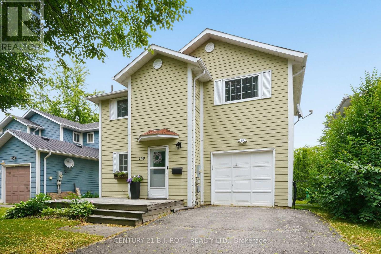 109 Elizabeth Street, Barrie, Ontario  L4N 6P2 - Photo 2 - S13171344