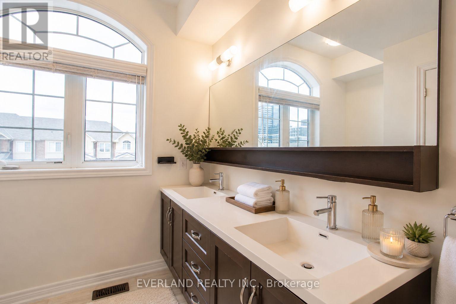 372 Threshing Mill Boulevard, Oakville, Ontario  L6H 0P6 - Photo 14 - W13481744