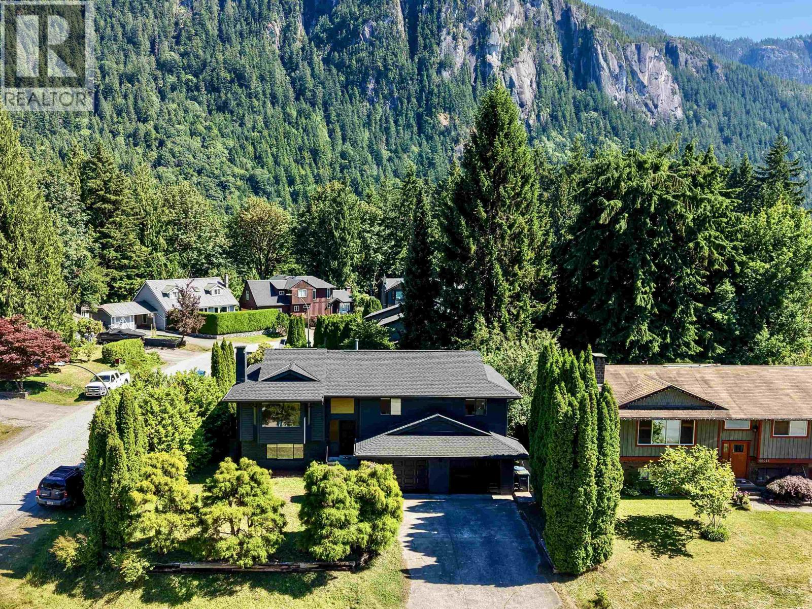 40011 PLATEAU DRIVE, Squamish, British Columbia