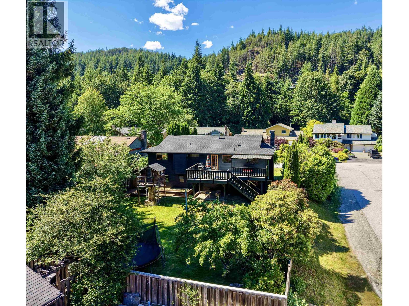 40011 Plateau Drive, Squamish, British Columbia  V8B 0W3 - Photo 31 - R3140044
