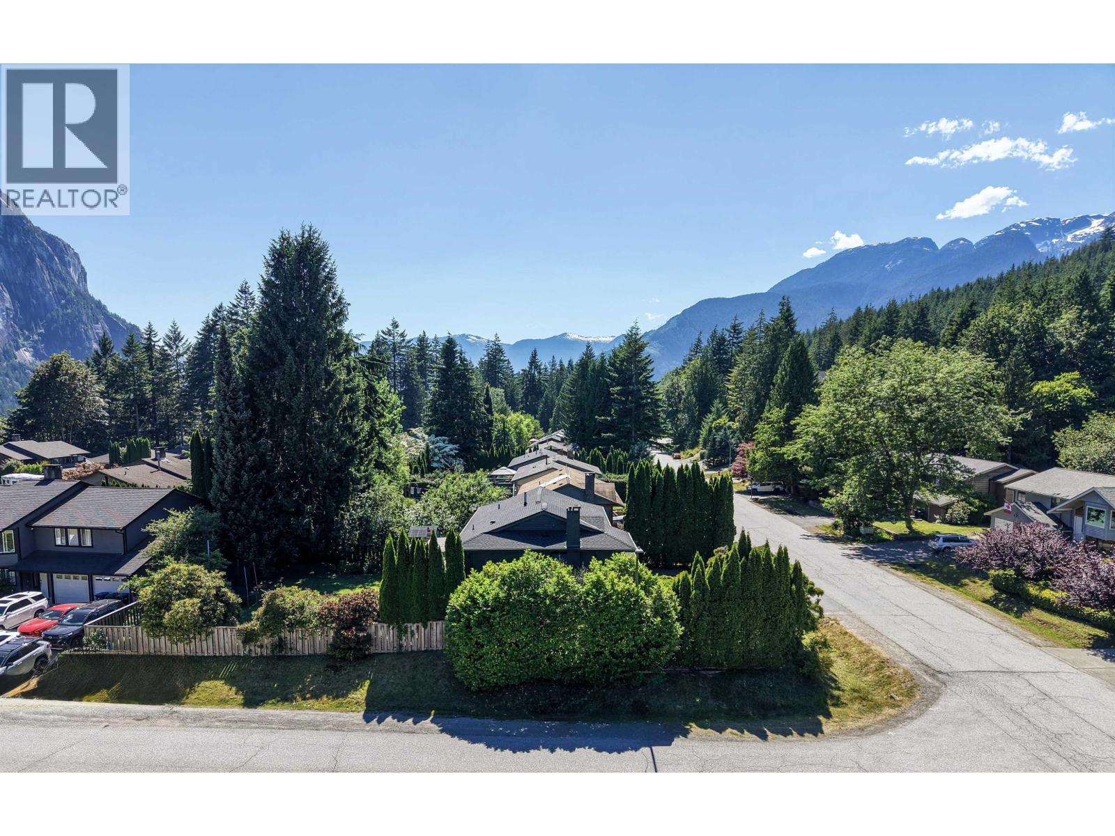 40011 Plateau Drive, Squamish, British Columbia  V8B 0W3 - Photo 32 - R3140044