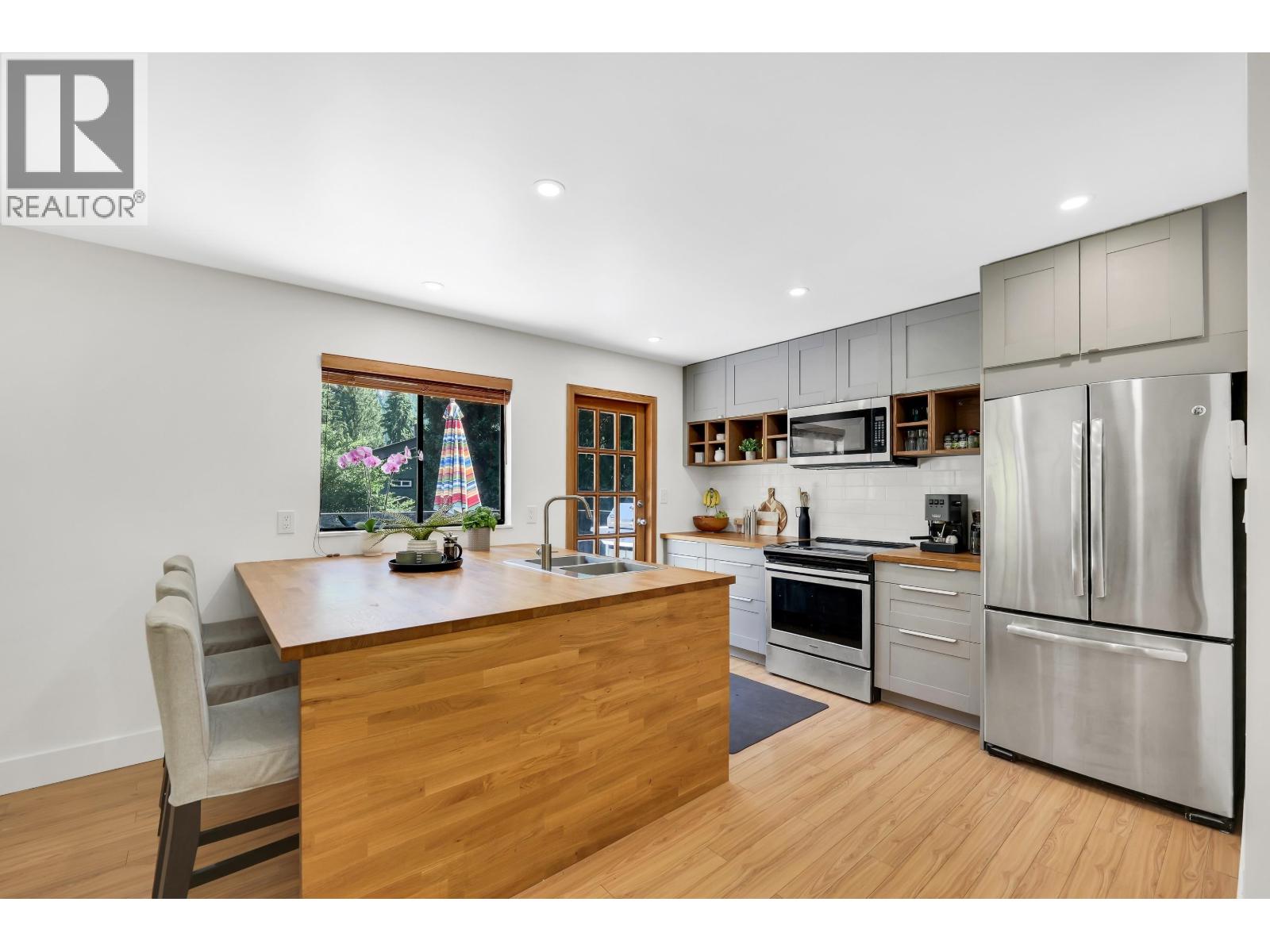 40011 Plateau Drive, Squamish, British Columbia  V8B 0W3 - Photo 6 - R3140044