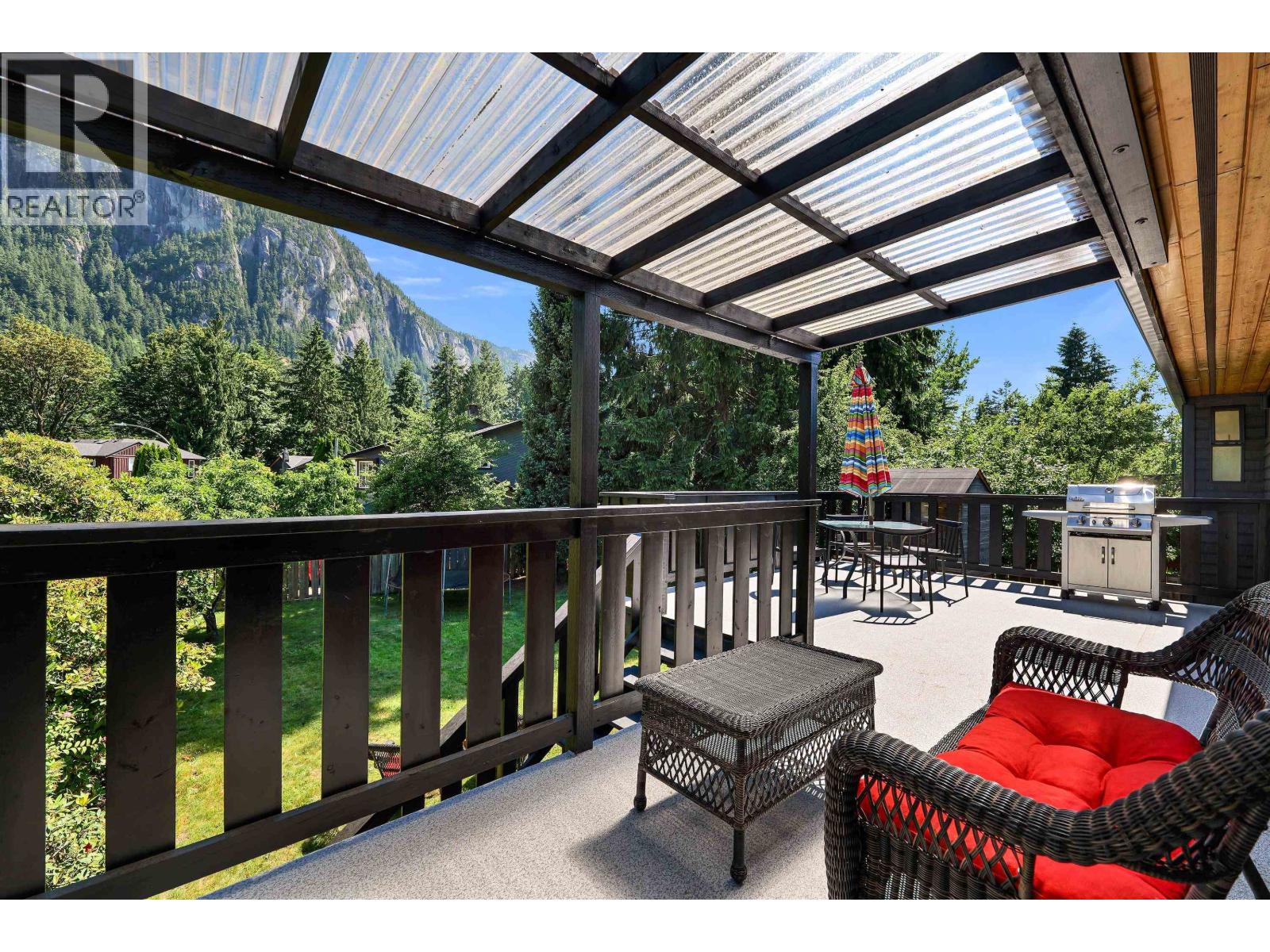 40011 Plateau Drive, Squamish, British Columbia  V8B 0W3 - Photo 9 - R3140044
