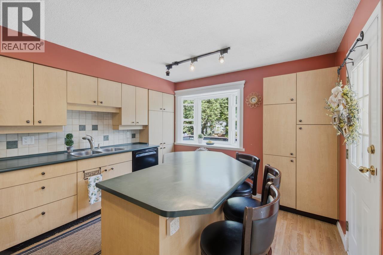 2413 Scott Place, Port Coquitlam, British Columbia  V3B 2E6 - Photo 9 - R3139811