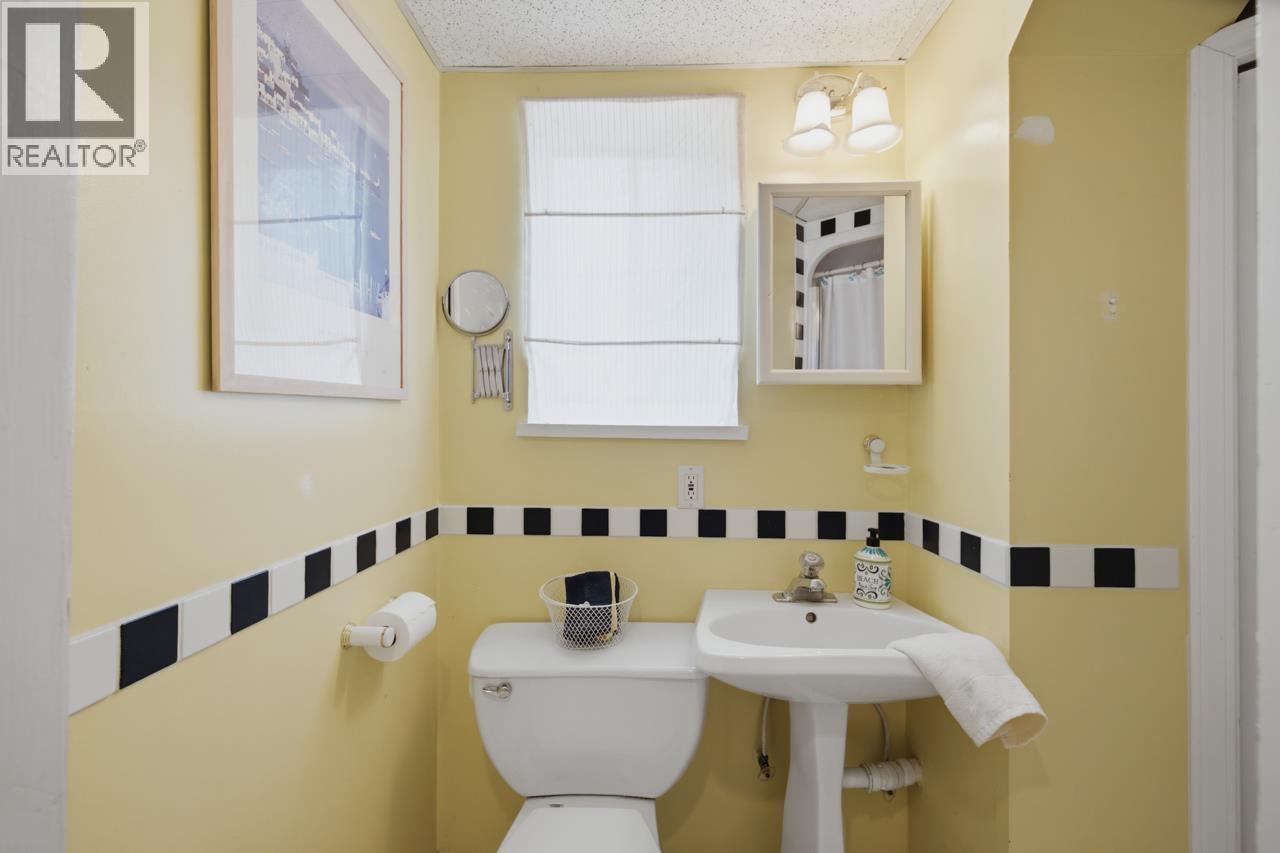 2413 Scott Place, Port Coquitlam, British Columbia  V3B 2E6 - Photo 16 - R3139811