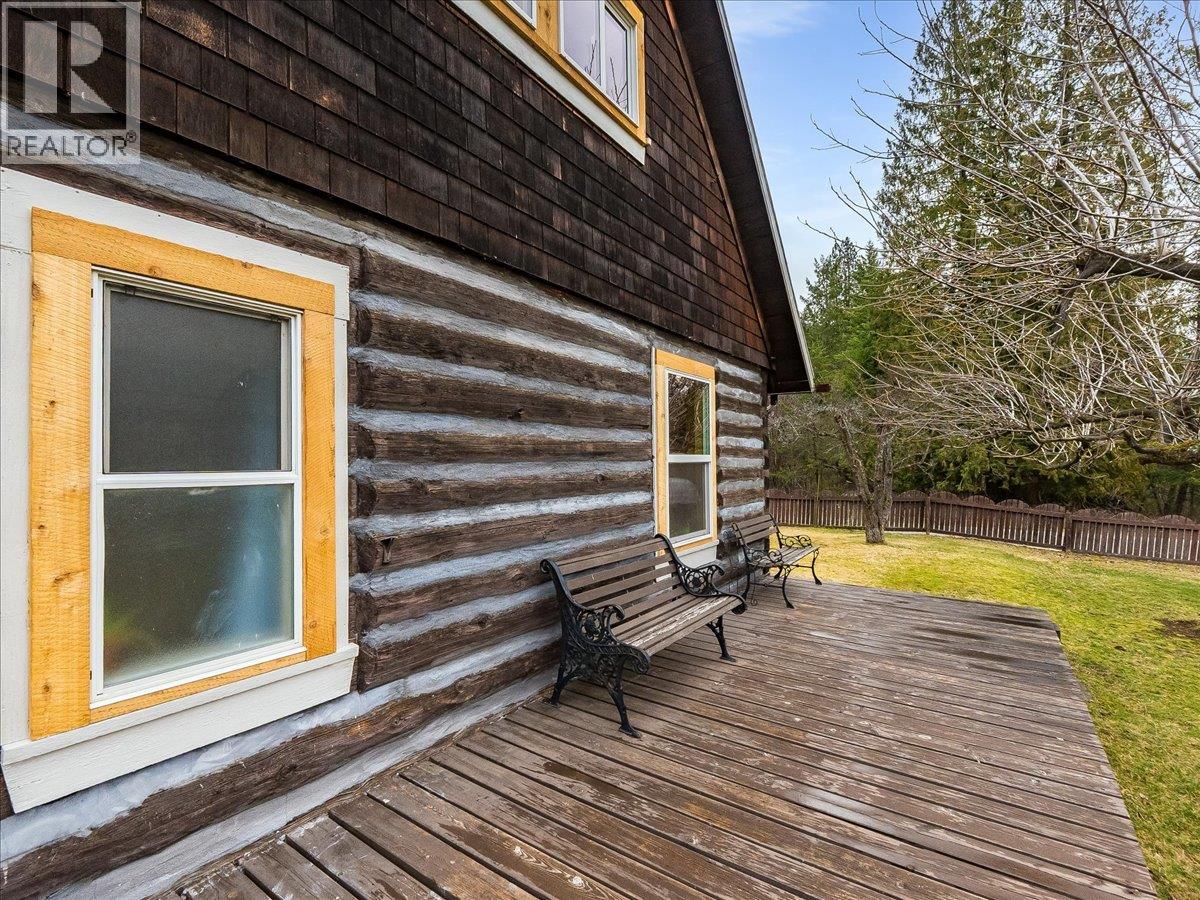 7515 Broadwater Road, Deer Park, British Columbia  V1N 4V8 - Photo 9 - 10379500