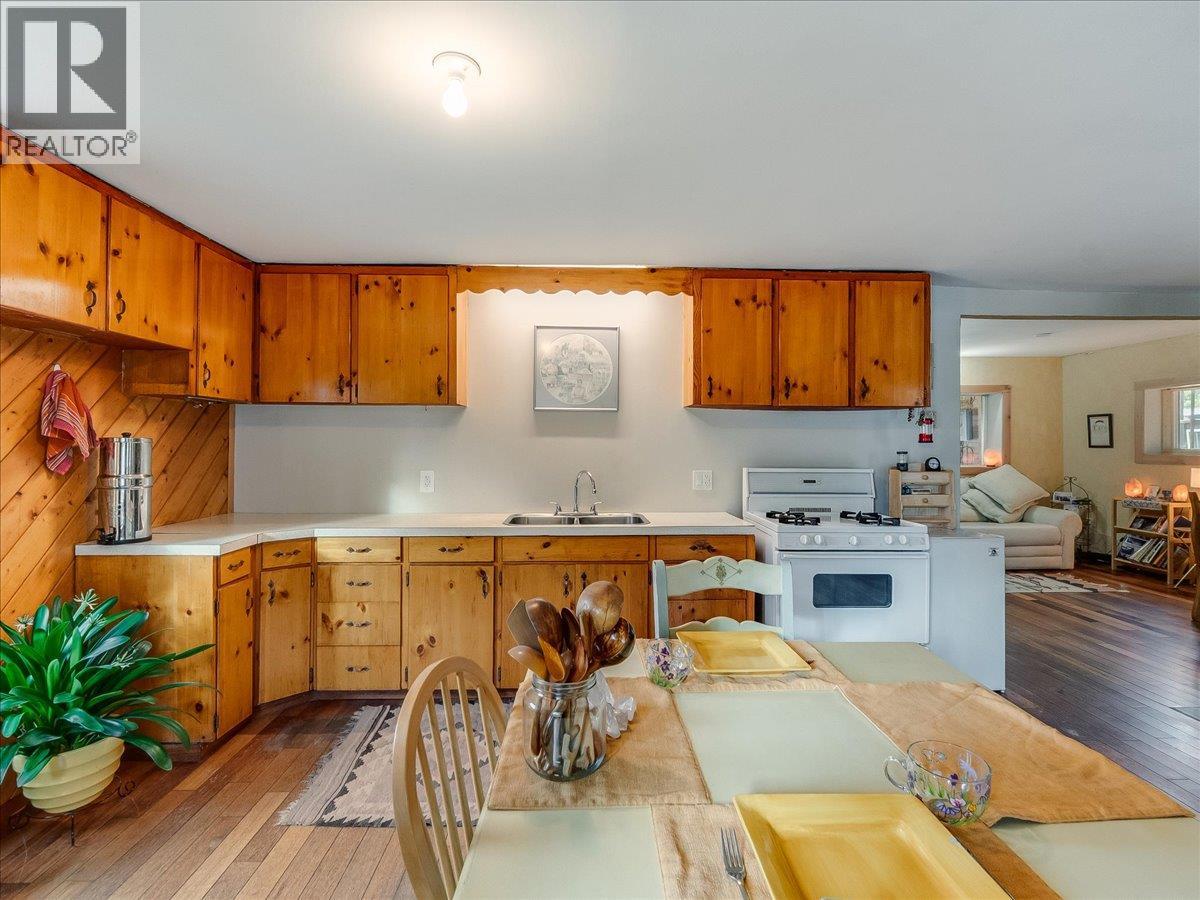 7515 Broadwater Road, Deer Park, British Columbia  V1N 4V8 - Photo 35 - 10379500