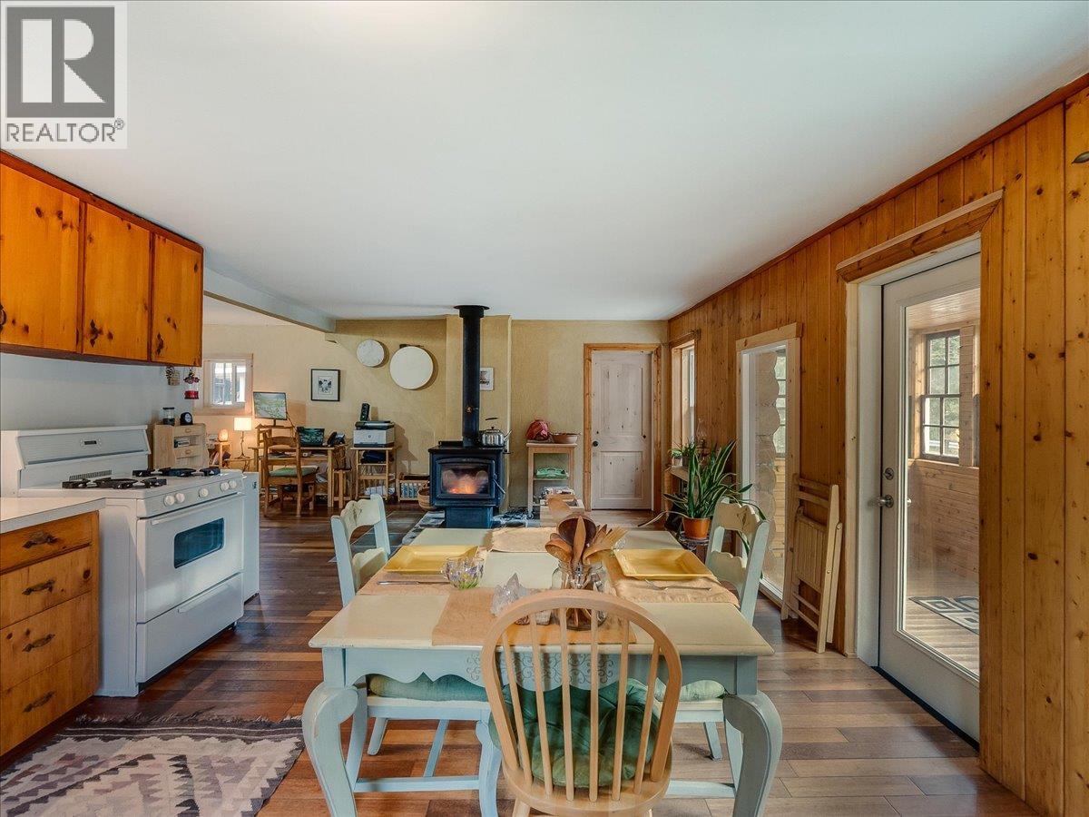 7515 Broadwater Road, Deer Park, British Columbia  V1N 4V8 - Photo 33 - 10379500