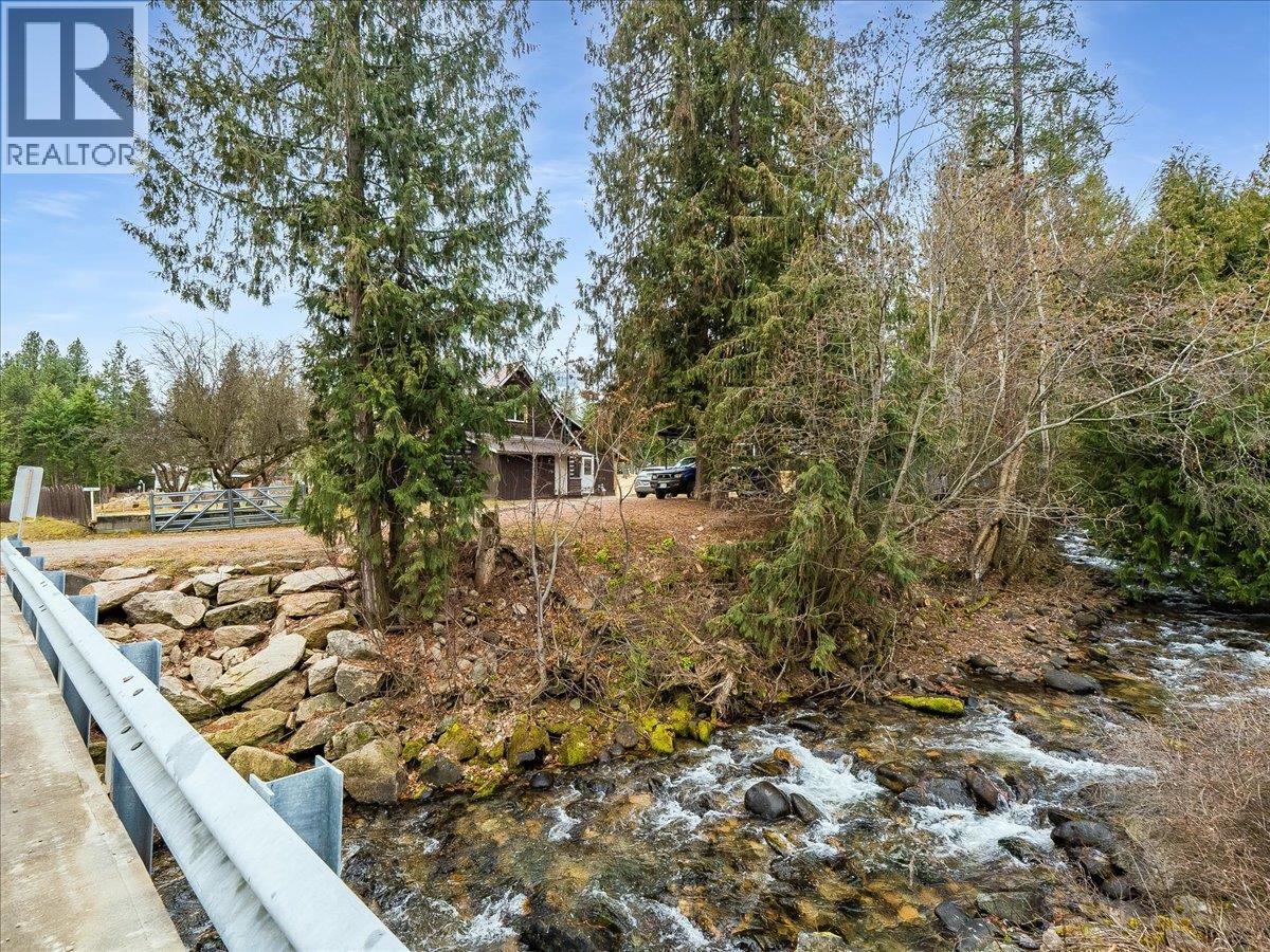 7515 Broadwater Road, Deer Park, British Columbia  V1N 4V8 - Photo 3 - 10379500