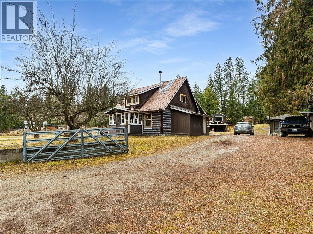 7515 Broadwater Road, Deer Park, British Columbia  V1N 4V8 - Photo 4 - 10379500