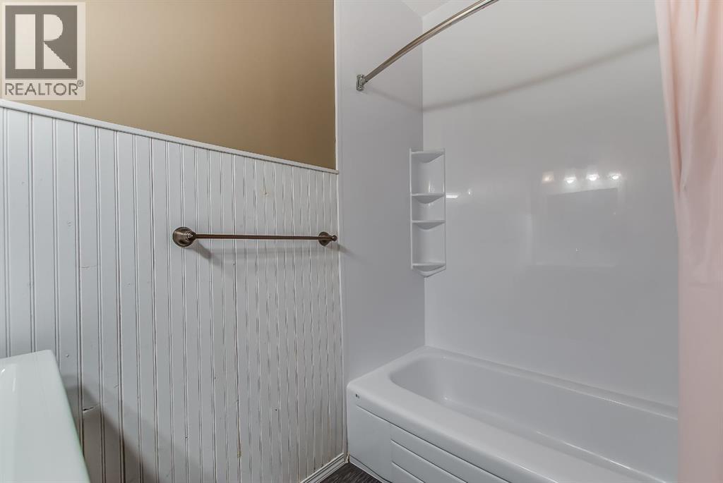 127a 2nd Street NE, Medicine Hat, Alberta  T1A 5L1 - Photo 12 - A2323750
