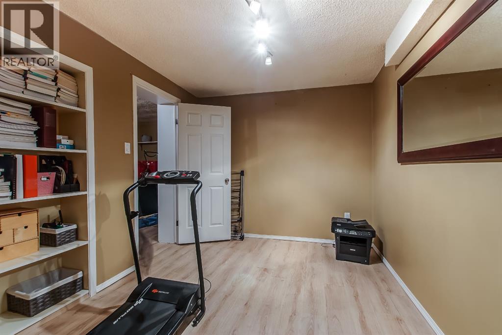 127a 2nd Street NE, Medicine Hat, Alberta  T1A 5L1 - Photo 17 - A2323750