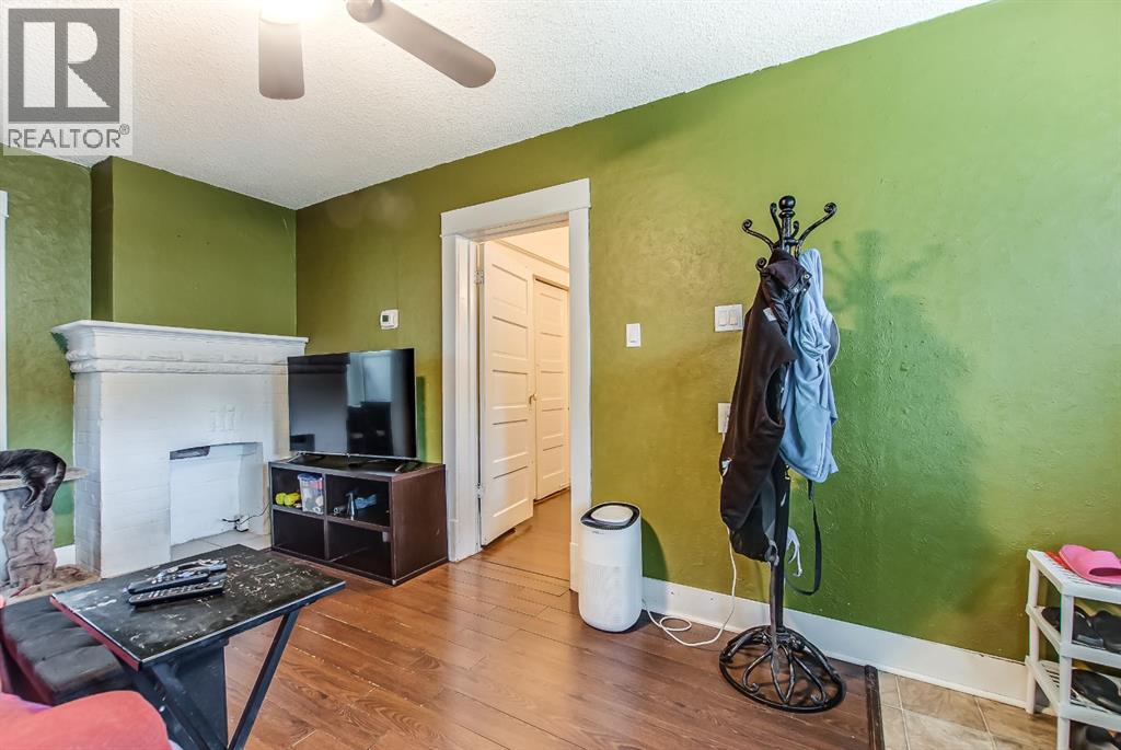 127a 2nd Street NE, Medicine Hat, Alberta  T1A 5L1 - Photo 4 - A2323750