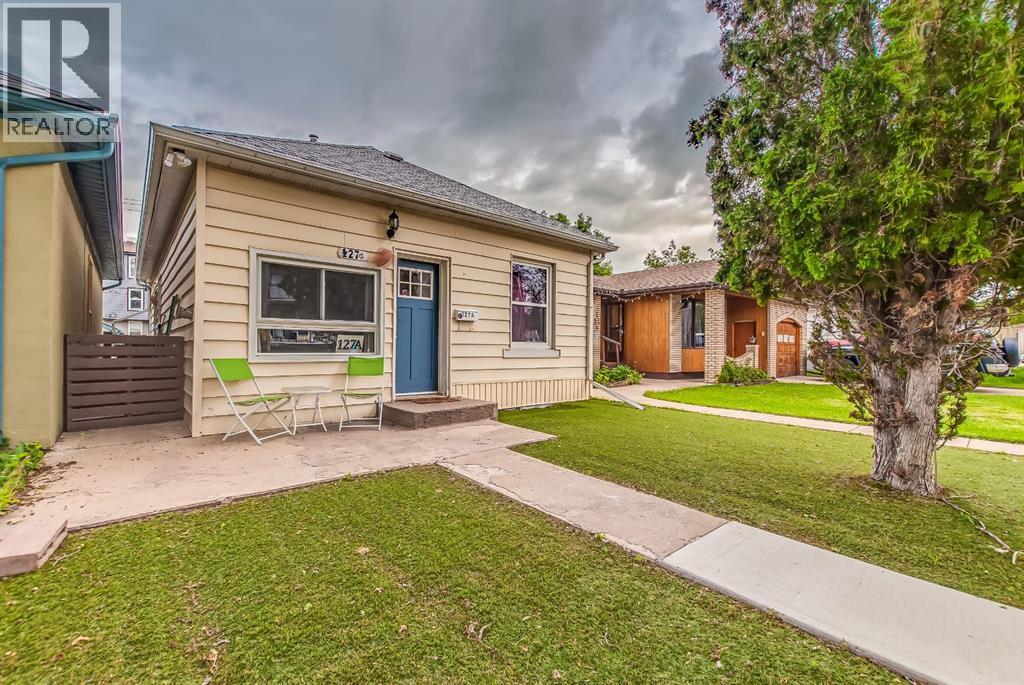 127a 2nd Street NE, Medicine Hat, Alberta  T1A 5L1 - Photo 1 - A2323750
