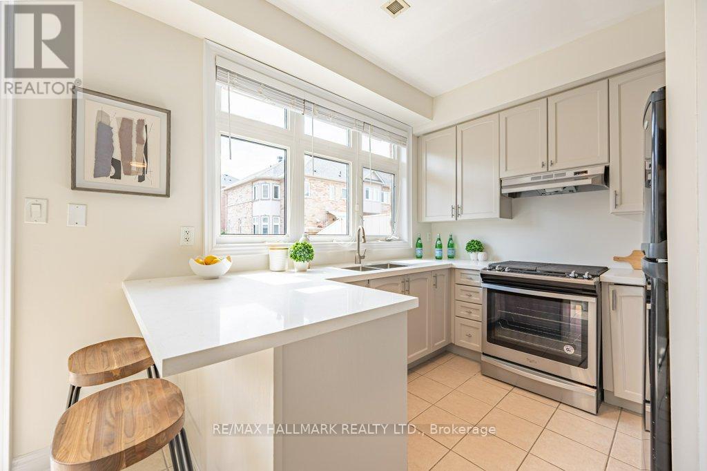 3 Chimes Lane, Toronto, Ontario  M8Y 4H8 - Photo 13 - W13490492