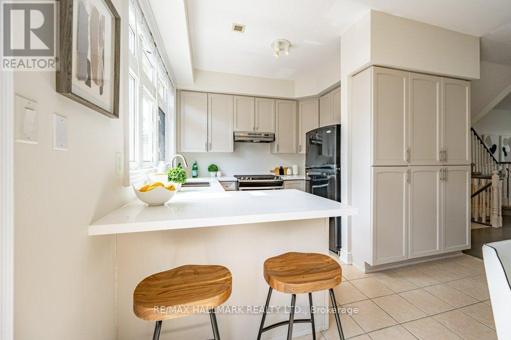 3 Chimes Lane, Toronto, Ontario  M8Y 4H8 - Photo 14 - W13490492