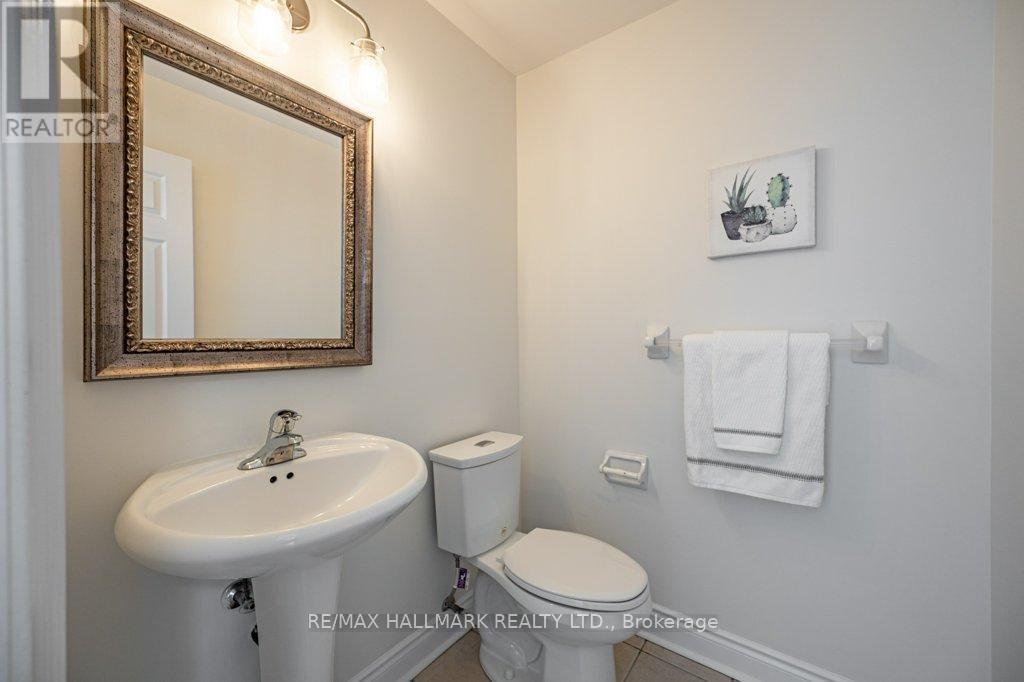 3 Chimes Lane, Toronto, Ontario  M8Y 4H8 - Photo 17 - W13490492